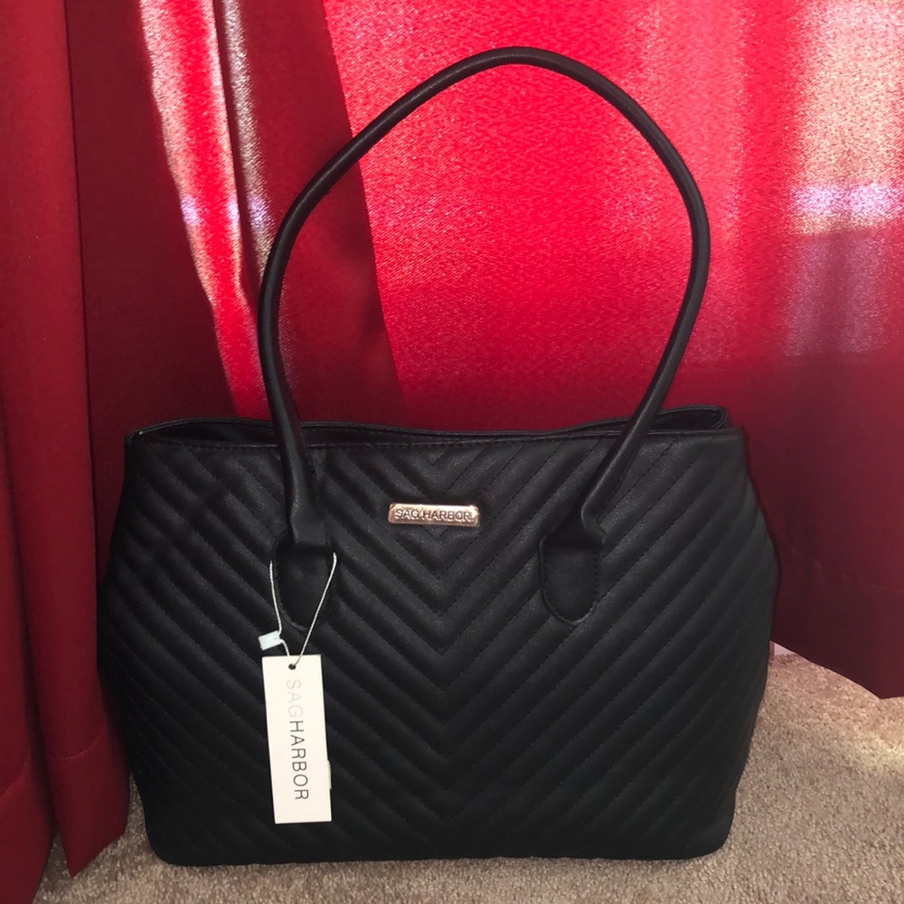 🖤SAG HARBOR🖤QUILTED CHEVRON HANDBAG WITH ZIP🖤